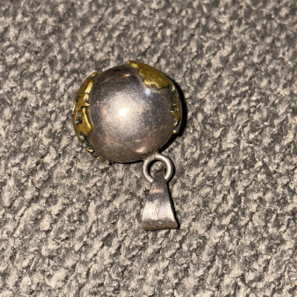 VTG 925 Sterling Silver Globe Pendant Necklace Harmony Bell Chime Travel Charm
